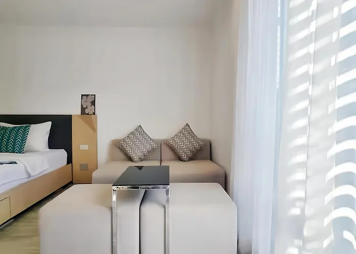 Circle S Sukhumvit 12